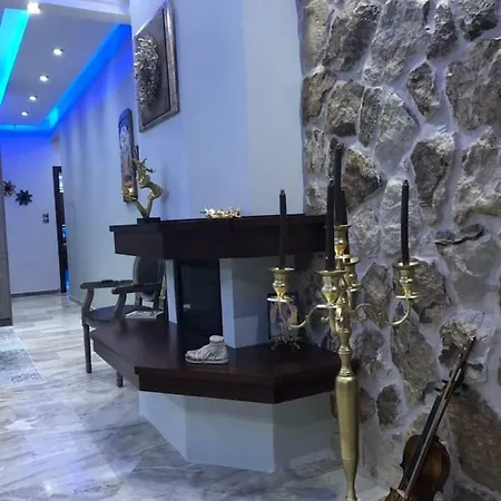 아파트 μesogios Royal Luxury