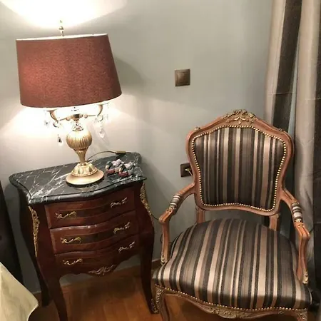 아파트 μesogios Royal Luxury *